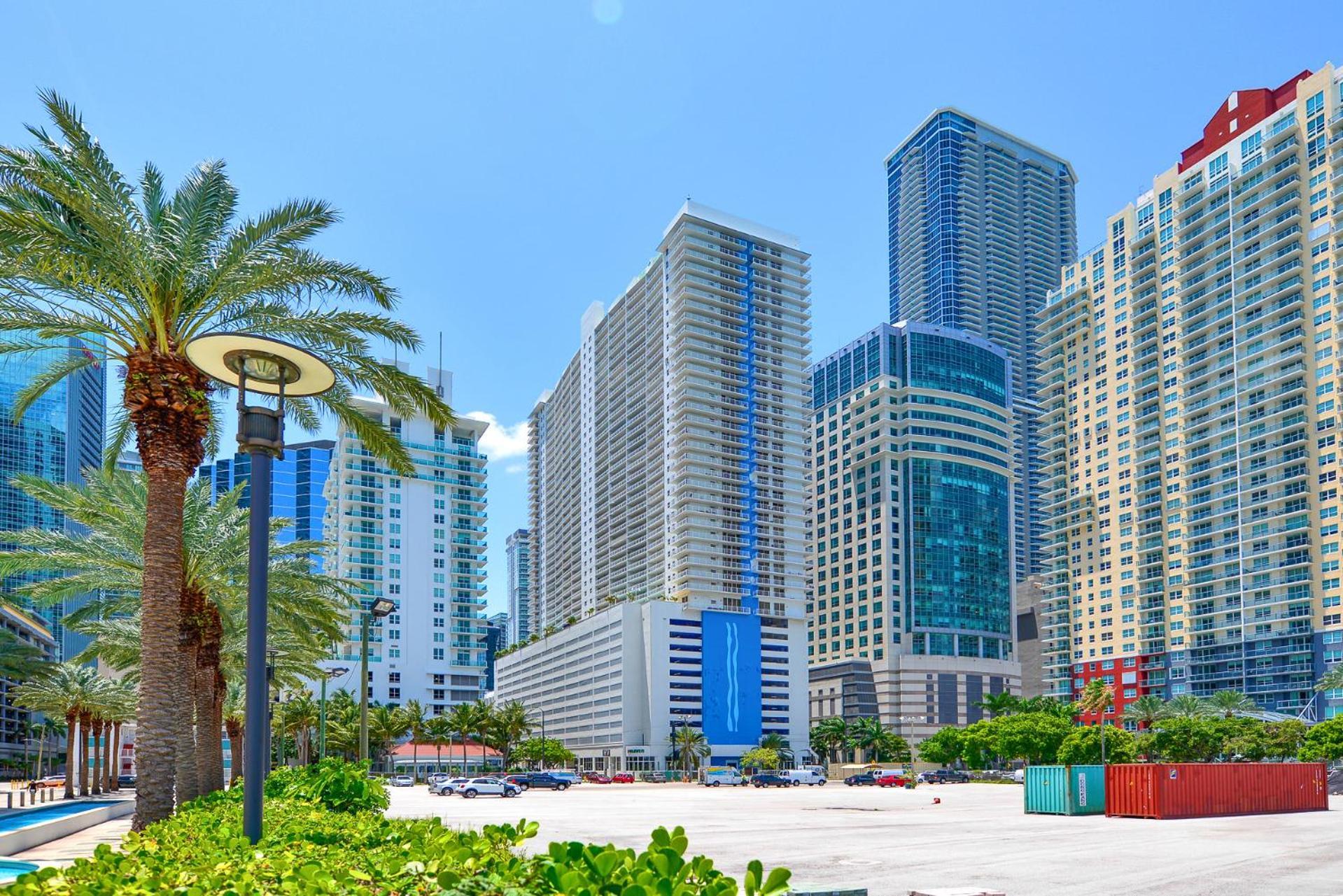 Luxury 2 Bedroom At Brickell With Pool *
